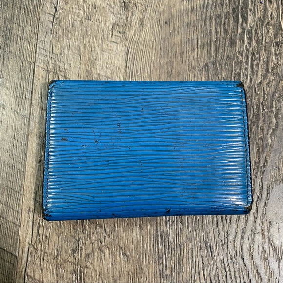 LOUIS VUITTON Epi Blue Leather Key Holder - Picture 2 of 5
